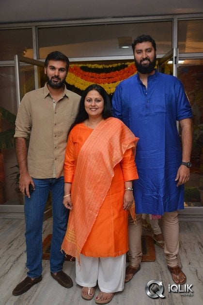 Shatamanam-Bhavati-Movie-Special-Screening-at-Prasad-Labs